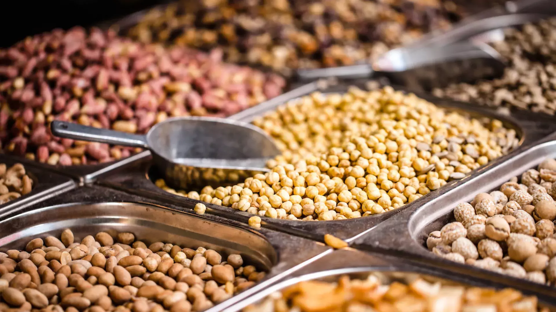 Verschillende noten in bakken